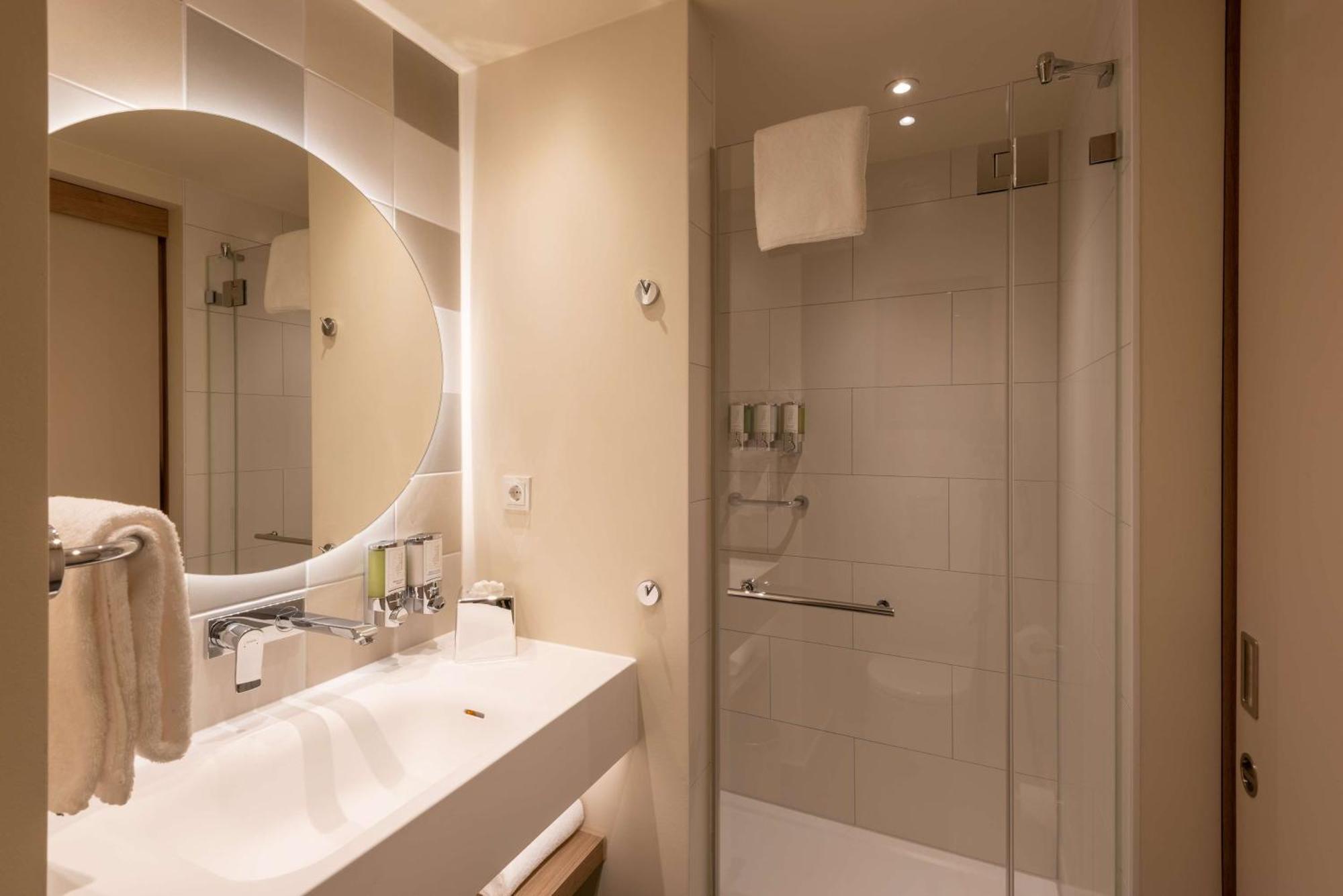 Queen Room with Sofa Bed,1552469758:JPEG